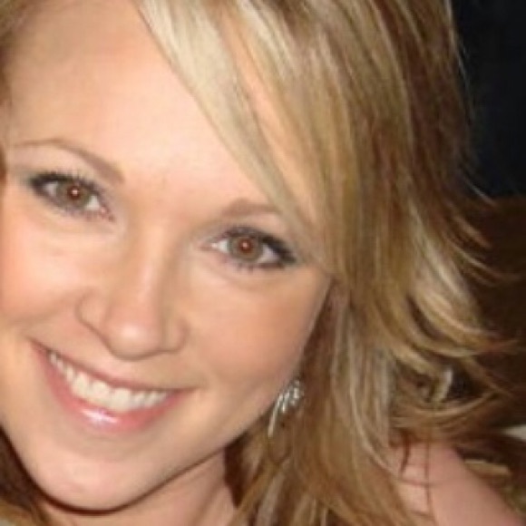 Meet your Posher, Kim - Picture 1 of 2